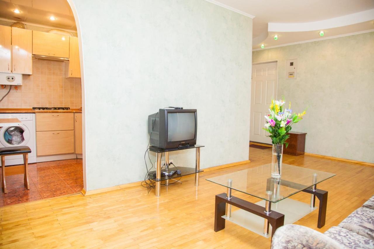 2Room Semi-Luxury Apt On Stalevarov 21 Zaporizhia Esterno foto